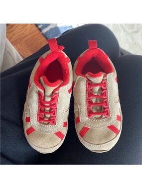Gap kids/girls/boys/toddlers Suede Sneakers/Shoes Sz 5 Tan Red